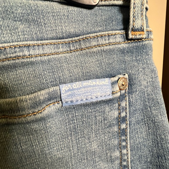 NWT 7 For All Mankind light wash denim shorts - Picture 3 of 5